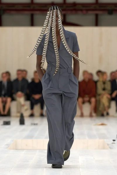Look 49